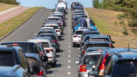 :
    Vidéo




  



  




  
  Départs en vacances : comment l'application Waze se comporte-t-elle dans les embouteillages ?