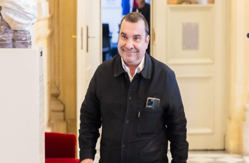 "S'il n'est pas d'accord avec la stratégie du gouvernement, qu'il parte de lui-même", lance Richard Ramos à Bruno Retailleau