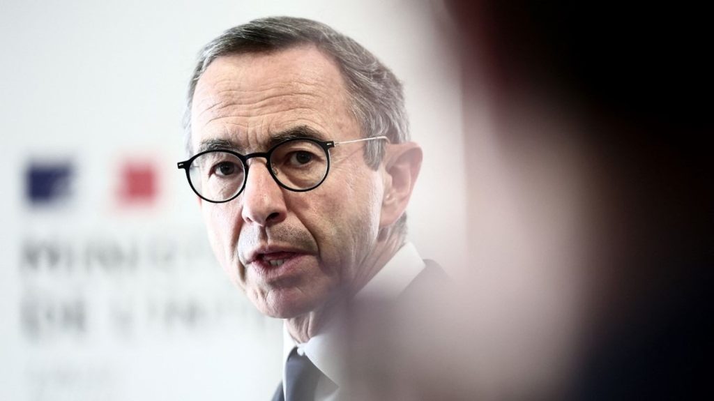 Bruno Retailleau ne voit "pas de raison de quitter le gouvernement" malgré des tensions avec le camp présidentiel