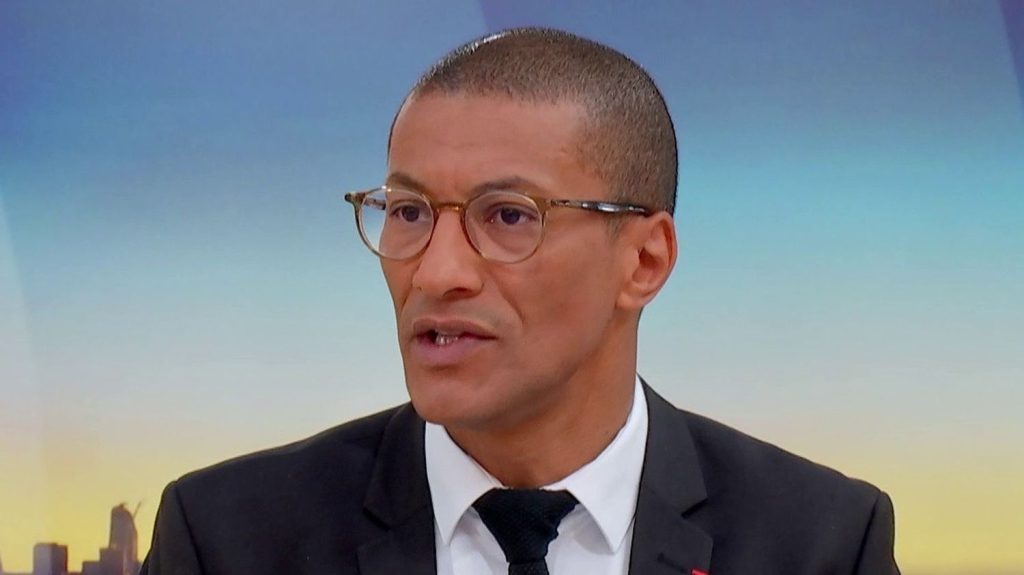 Budget 2026 : "C'est un budget d'une incurie politique incroyable, on n'a aucune vision", charge Karim Bouamrane, maire PS de Saint-Ouen-sur-Seine