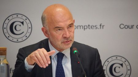 Budget 2026 : "La France n'est pas la Grèce de 2009-2010 !", rétablit Pierre Moscovici