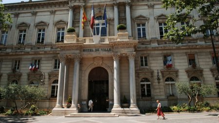 "Eugéniste positif et modéré" : après les propos d'un élu RN en conseil municipal d'Avignon, le PS saisit le préfet