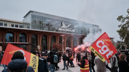 La fermeture des usines Michelin a été "une situation extrêmement dure à vivre pour les collègues", se souvient un délégué syndical
