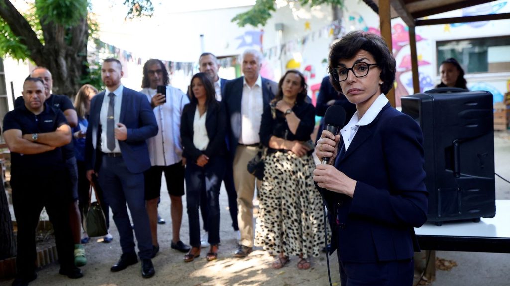 Festival d'Avignon : "Nous aussi, on a des casseroles !", la CGT-Spectacle manifeste à l'arrivée de Rachida Dati