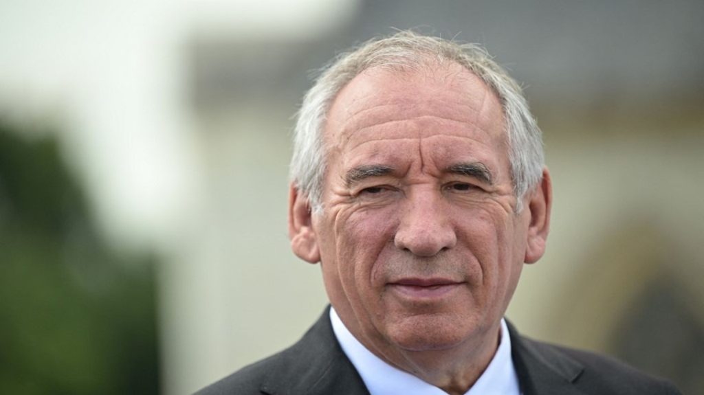 Statut de la Corse : François Bayrou se dit "favorable" au projet constitutionnel initial, sans tenir compte de l'avis du Conseil d'Etat