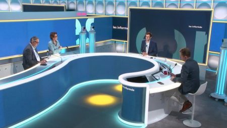 Grève des contrôleurs aériens, Emmanuel Macron recadre le gouvernement... Les informés du matin du vendredi 4 juillet

          Tous les jours, les informés débattent de l'actualité autour de Benjamin Fontaine et Renaud Dély.