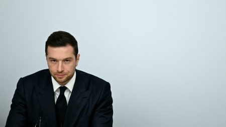 Jordan Bardella annonce une perquisition en cours du siège du Rassemblement national et dénonce "un acharnement"