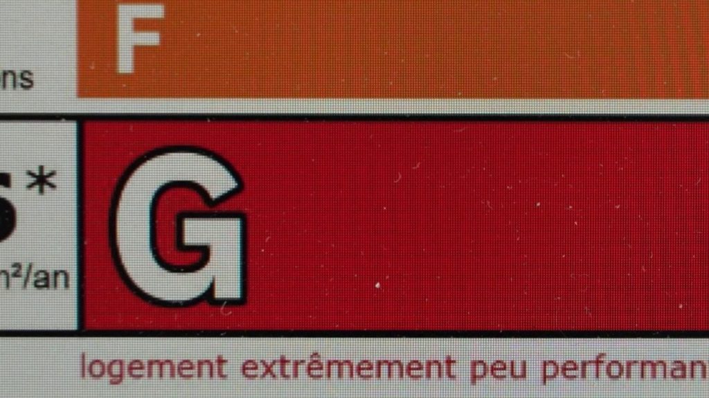 "Mon salaire s'en va entre le loyer et l'électricité" : ces locataires qui vivent dans des passoires énergétiques, défavorisés par la modification des DPE