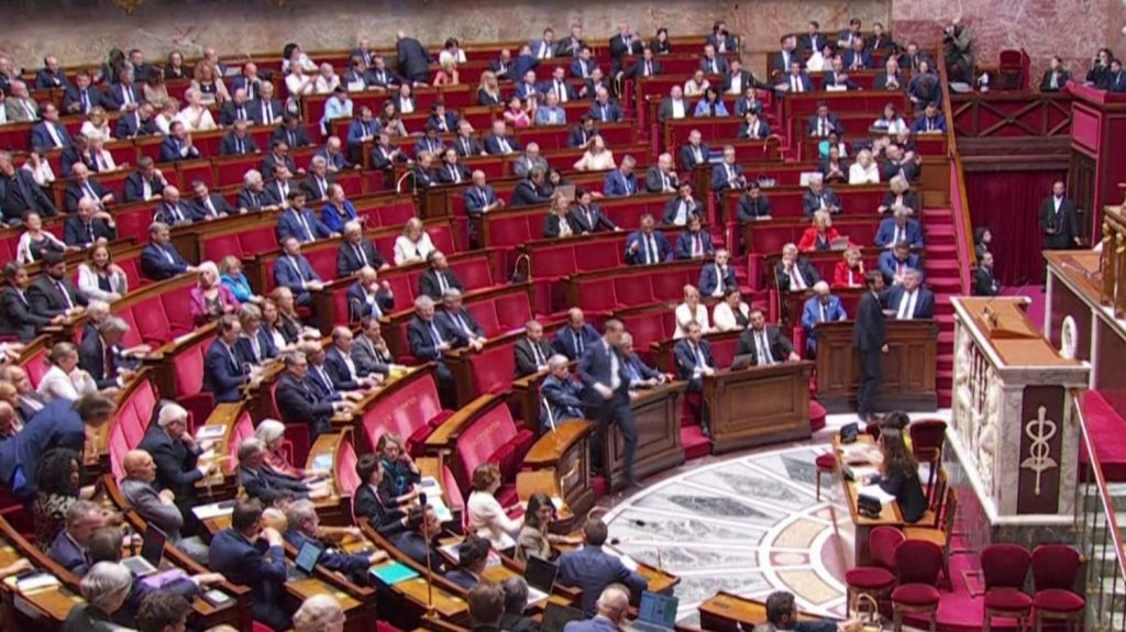 Loi Duplomb : la pétition secoue les politiques