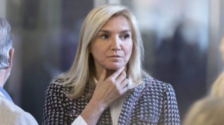 Municipales à Paris : "On ne gagnera pas sans Rachida Dati, mais elle ne va pas gagner seule", prévient la présidente de la fédération LR de la capitale