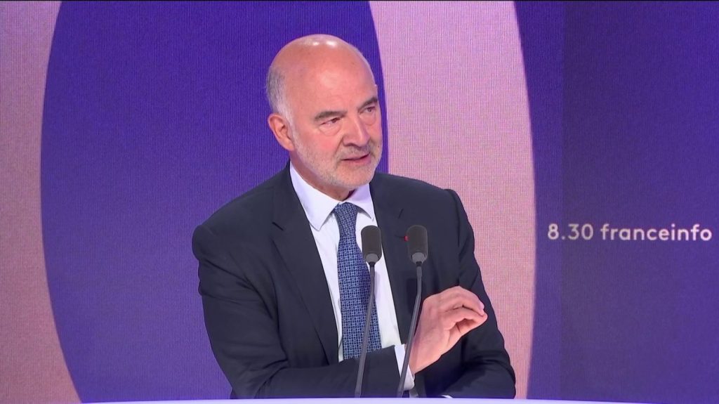 Najat Vallaud-Belkacem à la Cour des Comptes : "Je ne suis pas son copain, elle y est arrivée par une procédure de recrutement parfaitement objective", défend Pierre Moscovici