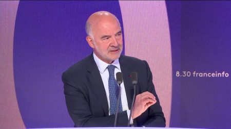 Najat Vallaud-Belkacem à la Cour des Comptes : "Je ne suis pas son copain, elle y est arrivée par une procédure de recrutement parfaitement objective", défend Pierre Moscovici