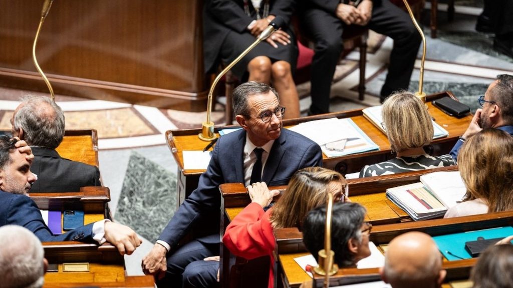 Le Parlement allonge la rétention d'étrangers jugés dangereux jusqu'à 210 jours, une mesure rejetée par la gauche et les associations