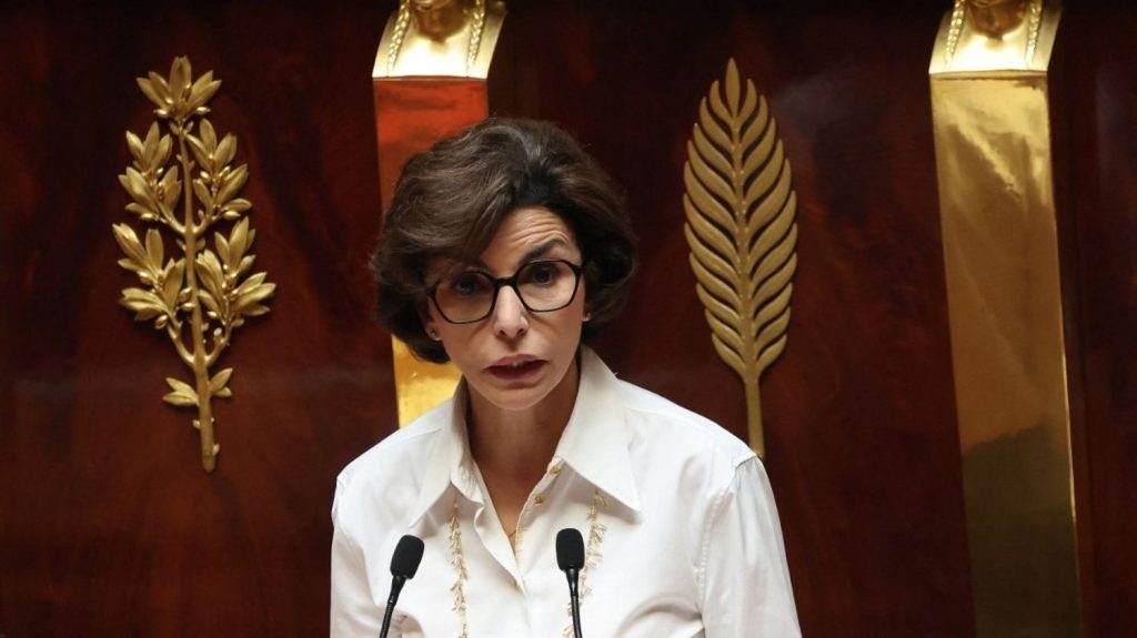 "Je ne renoncerai sur rien" : Rachida Dati exclut de démissionner du gouvernement, après son renvoi devant la justice dans l'affaire Carlos Ghosn