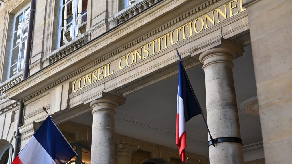 Trois députés contraints de démissionner après avoir été déclarés inéligibles par le Conseil constitutionnel