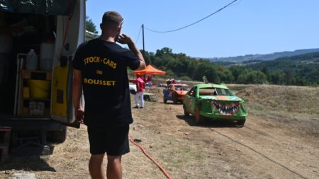 :
    Reportage




  



  




  
  "Ça attire un monde fou" : en France, les courses de stock-car séduisent de plus en plus