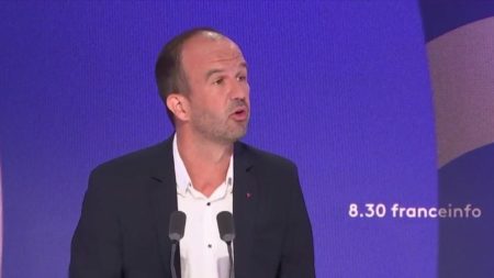 "Bloquons tout" le 10 septembre : Manuel Bompard appelle "à se mettre au service de ce mouvement"