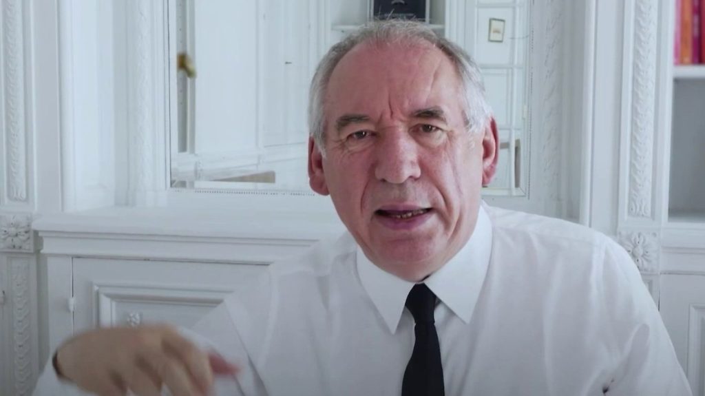 Budget 2026 : François Bayrou justifie ses choix sur les réseaux sociaux