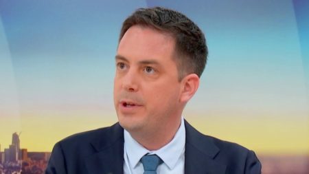 Budget 2026 : "Nous censurerons si François Bayrou maintient ses mesures injustes", prévient Yoann Gillet, député RN du Gard