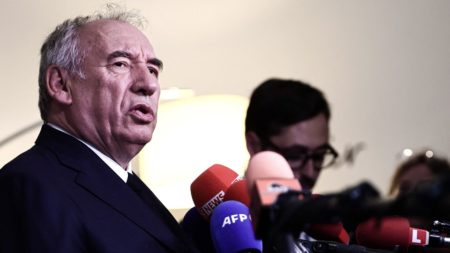 Accord sur les droits de douane entre les Etats-Unis et l'UE : François Bayrou juge que la France a été "un peu seule" dans la bataille commerciale