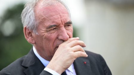 :
    Édito



  



  




    
    Pas de vacances pour François Bayrou