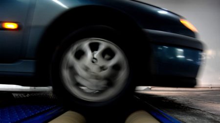 "Freinages fantômes" : une conductrice percutée sur l'autoroute alors que sa voiture a freiné sans explication lance un appel à témoignage et reçoit 250 réponses