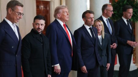 Guerre en Ukraine : ce qu’il faut retenir du sommet entre Donald Trump, Volodymyr Zelensky et les Européens à Washington