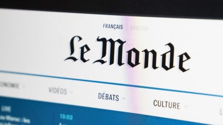 La France insoumise interdit ses universités d'été à un journaliste du "Monde", coauteur du livre "La Meute"