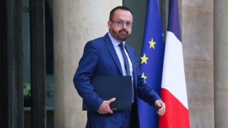 Loi Duplomb : le ministre de la Santé demande "une réévaluation par les autorités sanitaires européennes sans délai de l'impact sanitaire de l’acétamipride"
