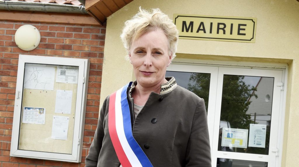 "Ça a été une super expérience", témoigne Marie Cau, la première femme transgenre élue maire en France