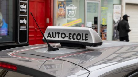 Permis de conduire : François-Noël Buffet annonce 80 000 places d'examen supplémentaires d'ici la fin de l'année