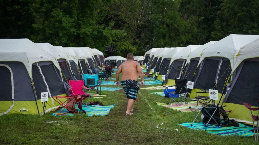 :
    Reportage



  



  




    
    "Mettre en place une politique culturelle, ça doit se préparer dans le temps" : quel premier bilan pour "L'été culturel au camping" lancé par Rachida Dati ?