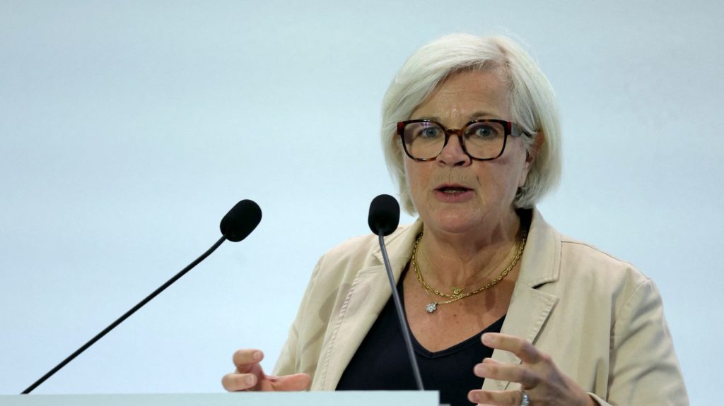 Projet de loi contre la fraude sociale : les annonces de la ministre de la Santé sont "une diversion politique", tacle un économiste