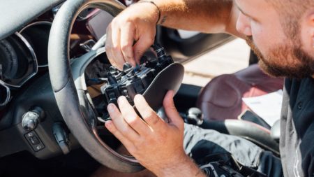 "Ils avaient onze ans pour s'organiser" : le casse-tête des véhicules de remplacement pour les automobilistes concernés par le rappel des airbags Takata