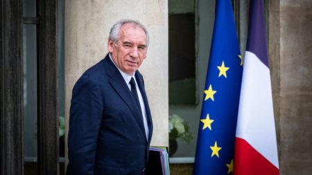 Suppression de deux jours fériés : François Bayrou laisse aux partenaires sociaux jusqu'au 30 septembre pour trouver des "marges de manœuvre"