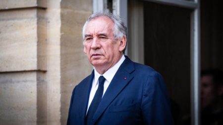 Suppression de deux jours fériés : comment le gouvernement compte récupérer 4,2 milliards d'euros en 2026, sans pénaliser les entreprises