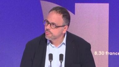 "Encore aujourd'hui, quand on a un cancer, on est stigmatisé dans le monde du travail", déplore le député Aurélien Rousseau, qui a révélé être touché par la maladie