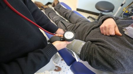 Réseau "France Santé" : "La question numéro une, c'est : qui habitera dans ces France Santé ?" demande Michel Fournier
