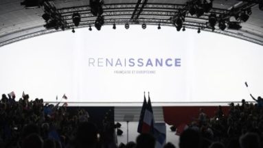 :
    Reportage




  



  




  
  "On ne peut plus se permettre d'avoir des totems figés" : les militants macronistes favorables à mettre les partis "autour de la table"