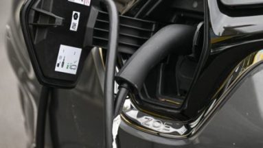 Un bonus supplémentaire de 1 000 euros sera accordé pour l'achat de voitures électriques avec une batterie européenne