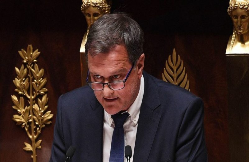 Assassinat de Charlie Kirk : Louis Aliot représentera le Rassemblement national aux obsèques de l'influenceur aux États-Unis dimanche