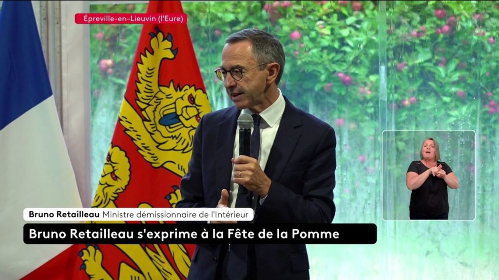 :
    Vidéo




  



  




  
  "La façade d'une mairie n'est pas un panneau d'affichage", lance Bruno Retailleau aux maires songeant à accrocher un drapeau palestinien