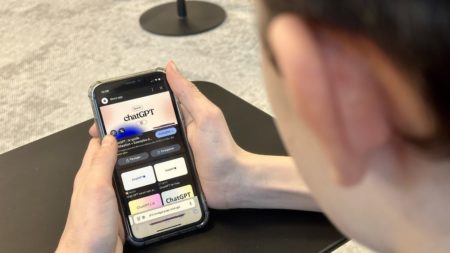 :
    Podcast



  



  




      

  

  
    Contrôle parental sur ChatGPT, un classique du jeu vidéo en film et Gaga de retour : ça dit quoi ce 3 septembre ?
          Ce mercredi 3 septembre, Open AI, visé par une plainte, a annoncé la mise en place d'un contrôle parental sur ChatGPT, "Call of Duty" va être adapté en film et Lady Gaga sort un titre pour la saison 2 de "Mercredi".