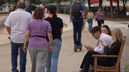 Jeunes contre boomers : François Bayrou joue la carte de la fracture
