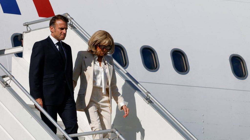 Emmanuel et Brigitte Macron vont fournir des preuves que la Première dame est née femme, après leur plainte contre une influenceuse américaine