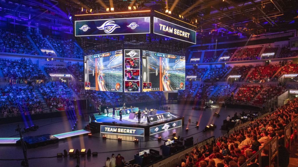 "La France devient une des places mondiales du jeu vidéo" : ce qu'il faut savoir sur les mondiaux de Rocket League 2025, organisés à Lyon ce week-end