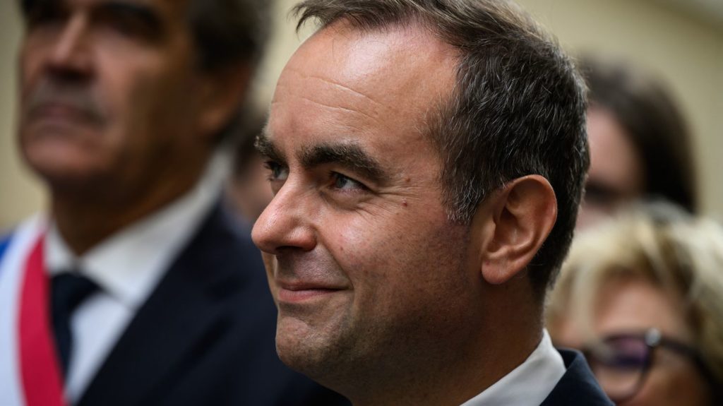 "J’ai décidé de retirer la suppression de deux jours fériés", annonce le Premier ministre, Sébastien Lecornu