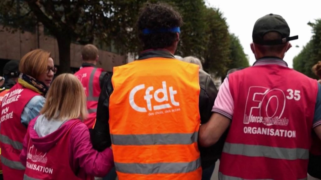 Les syndicats mettent la pression sur Sébastien Lecornu