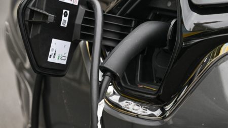 Un bonus supplémentaire de 1 000 euros sera accordé pour l'achat de voitures électriques avec une batterie européenne