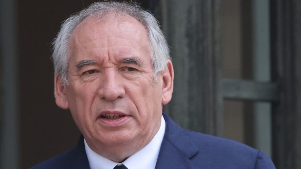 Vote de confiance : François Bayrou refuse de faire "des marchandages" et déplore une situation "d'oppositions haineuses" à l'Assemblée nationale